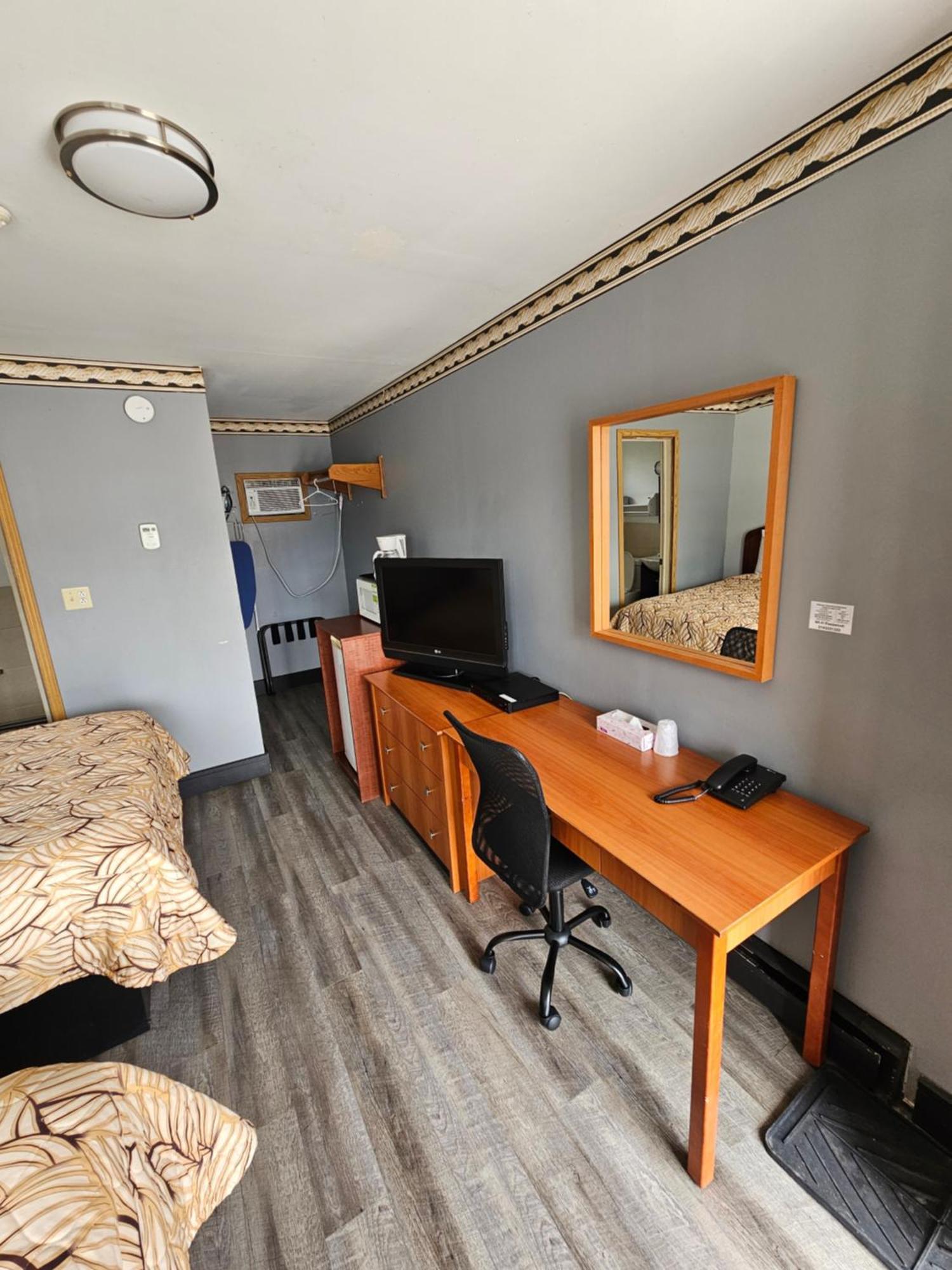 Forest Plaza Motel Mount Forest Ngoại thất bức ảnh