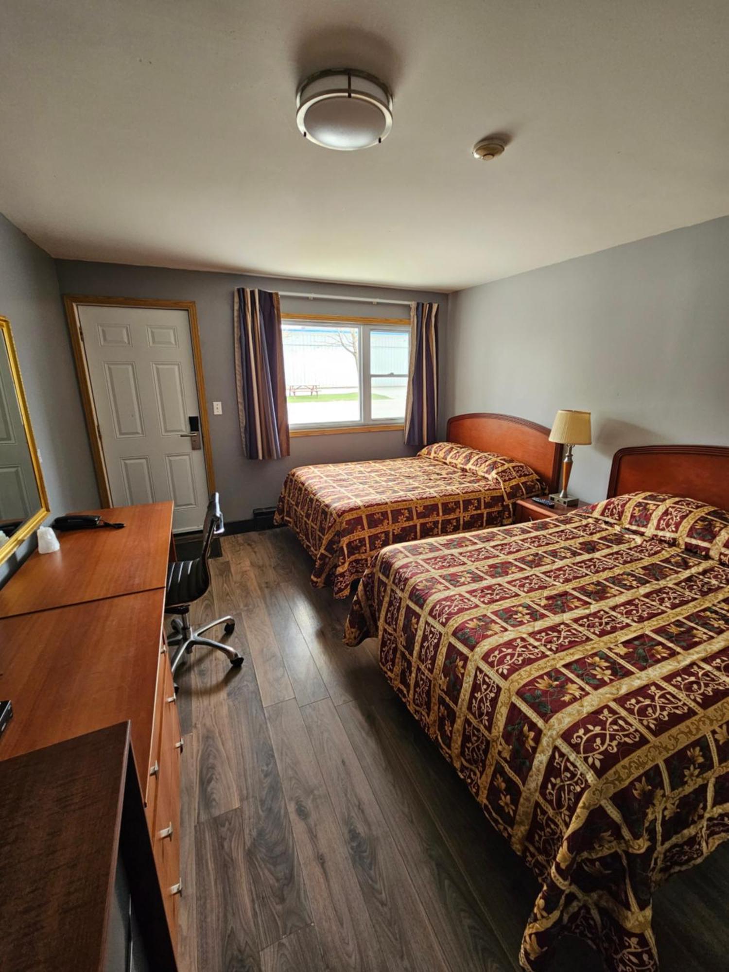Forest Plaza Motel Mount Forest Ngoại thất bức ảnh