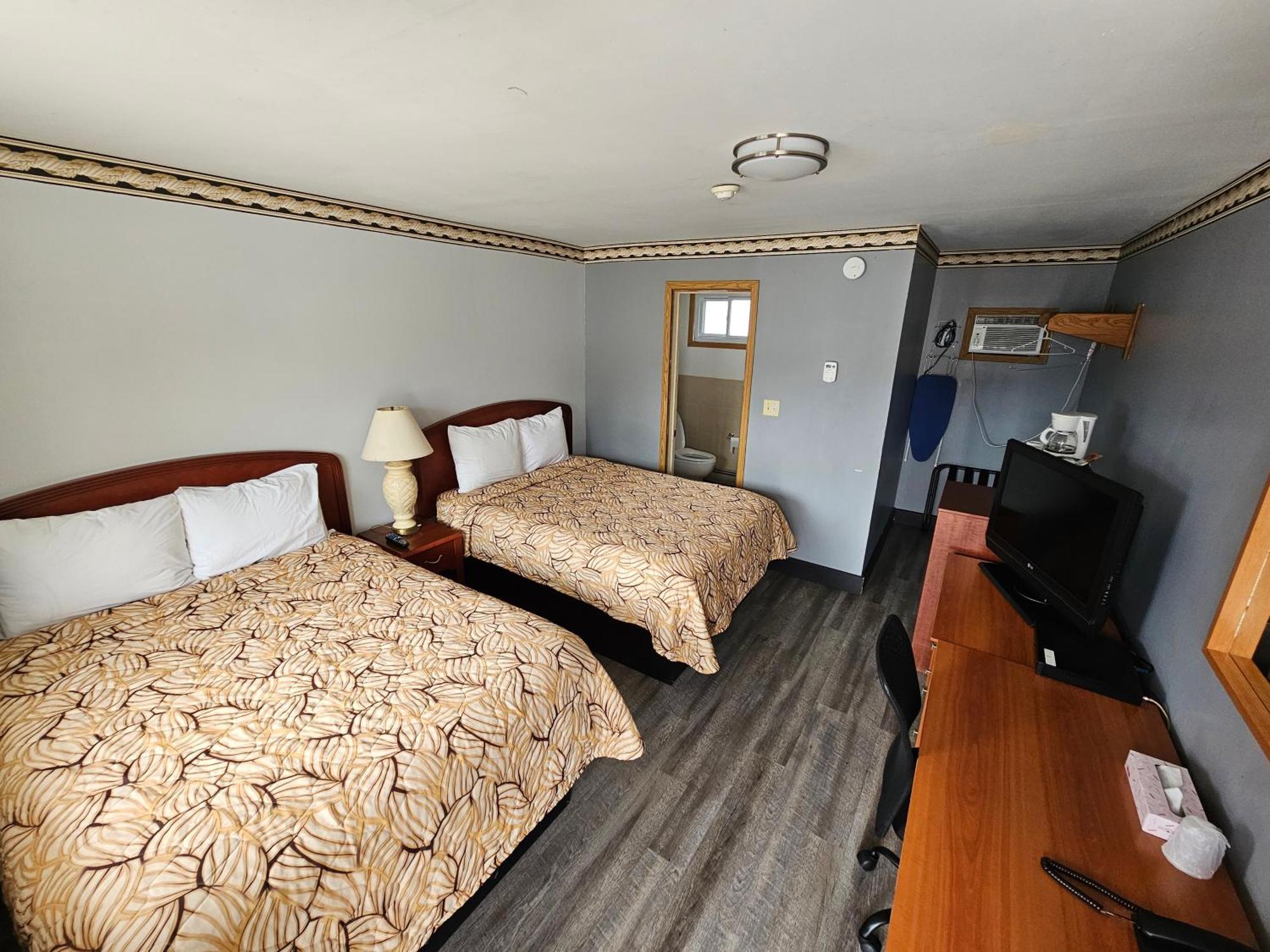 Forest Plaza Motel Mount Forest Ngoại thất bức ảnh