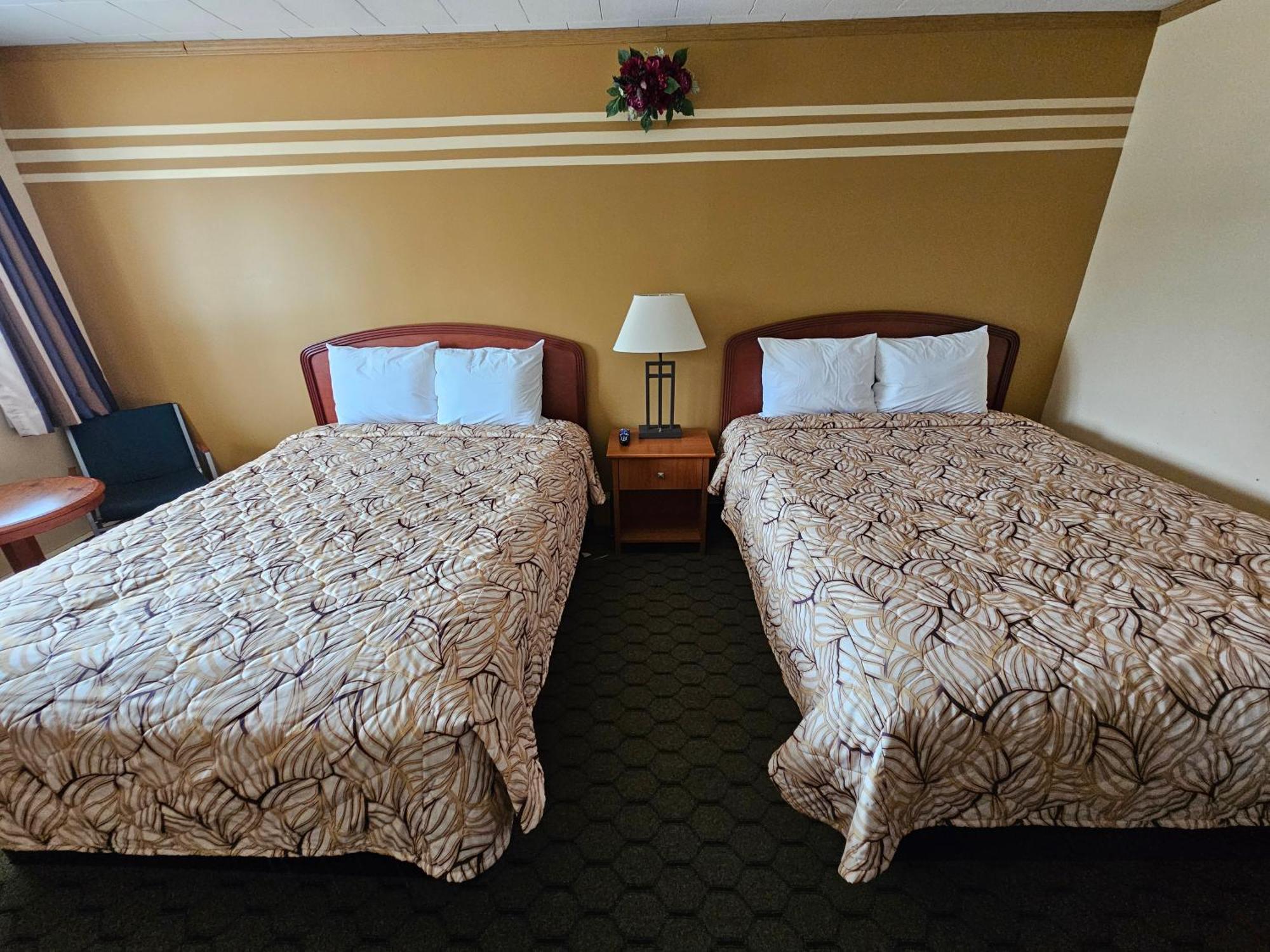 Forest Plaza Motel Mount Forest Ngoại thất bức ảnh