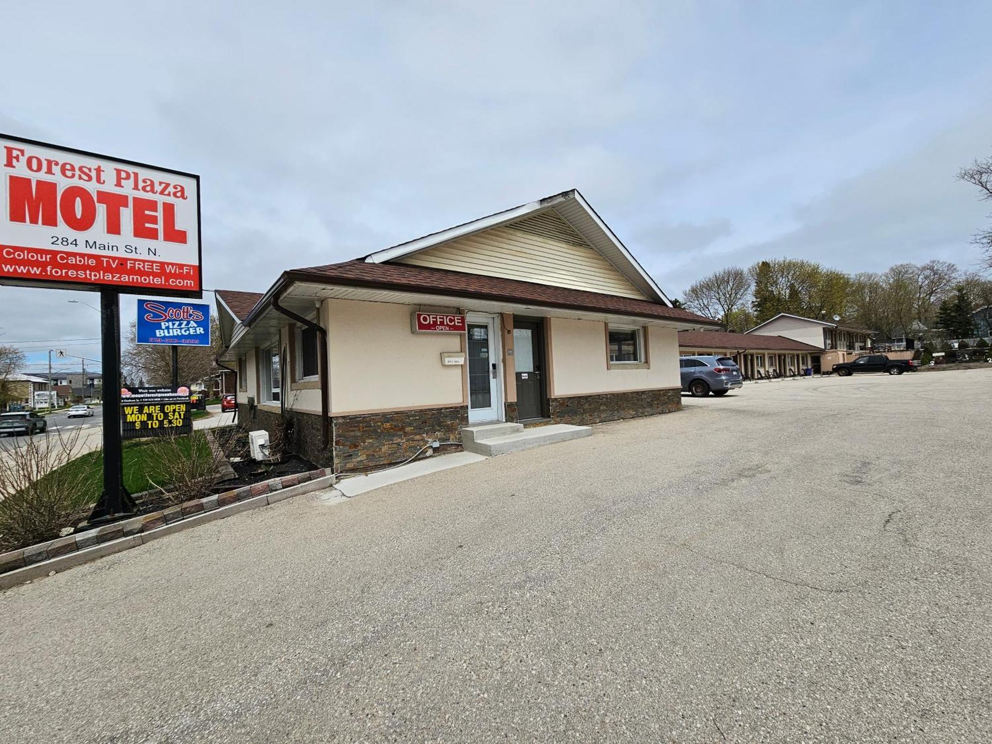Forest Plaza Motel Mount Forest Ngoại thất bức ảnh