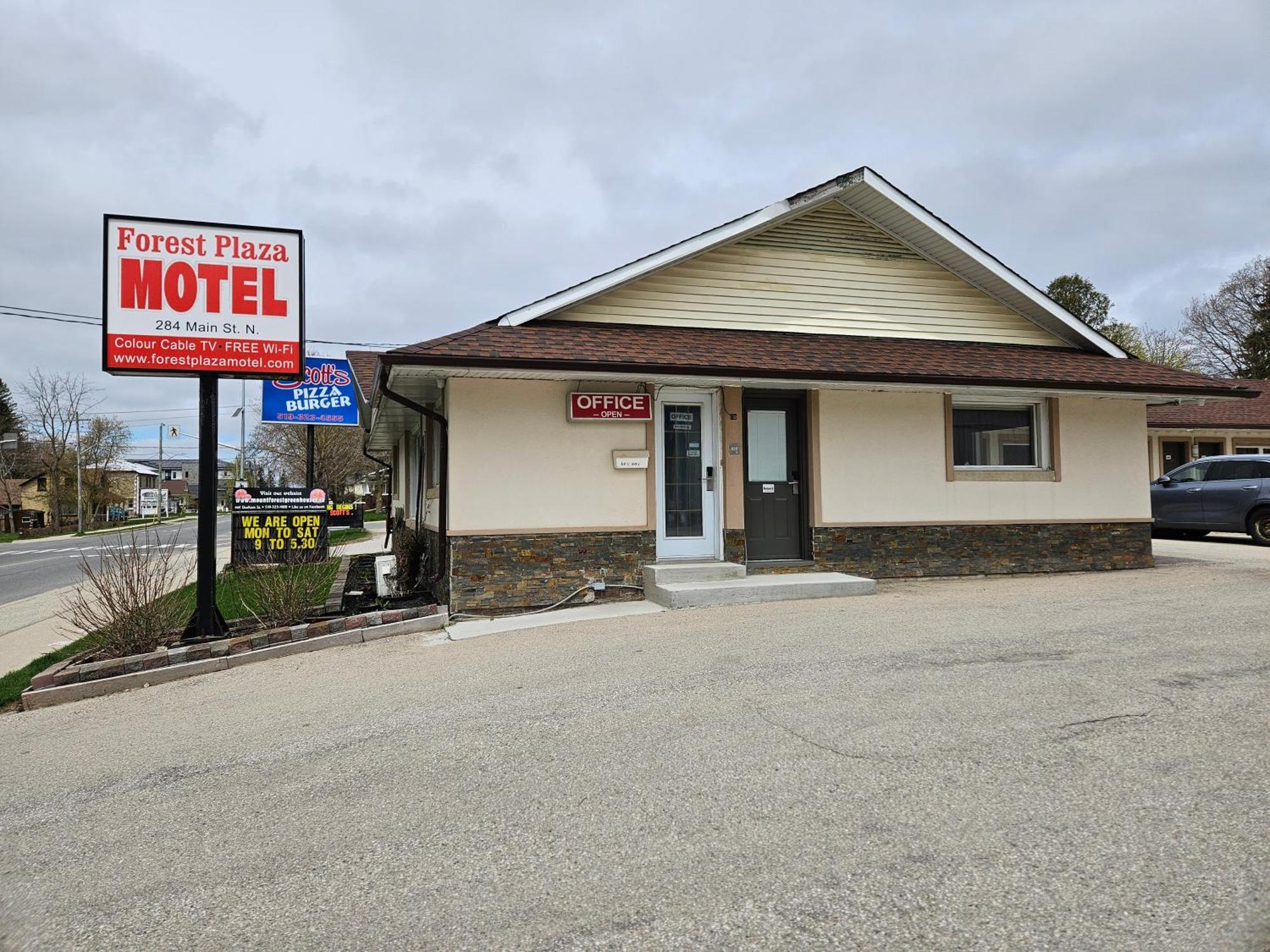 Forest Plaza Motel Mount Forest Ngoại thất bức ảnh