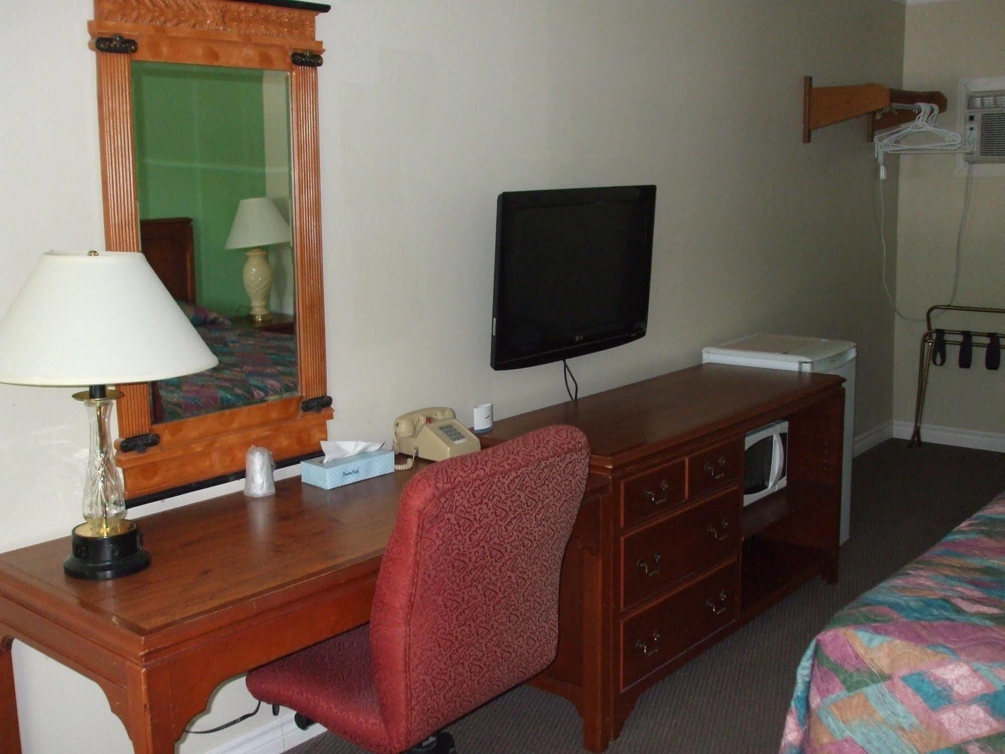Forest Plaza Motel Mount Forest Ngoại thất bức ảnh