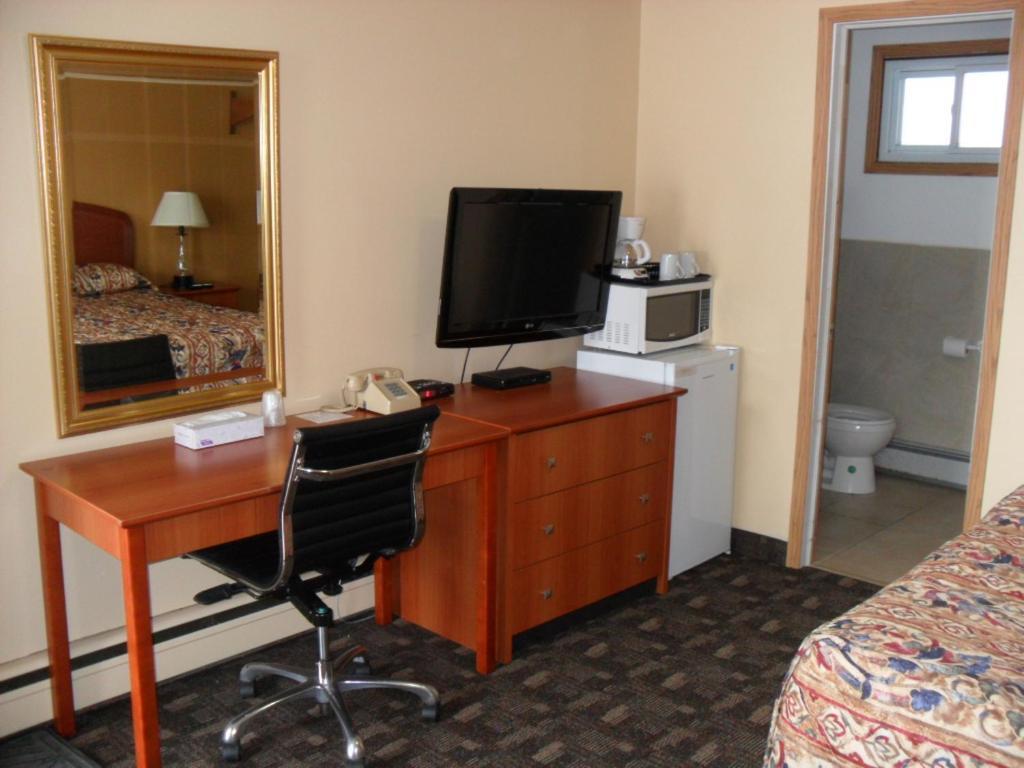 Forest Plaza Motel Mount Forest Ngoại thất bức ảnh