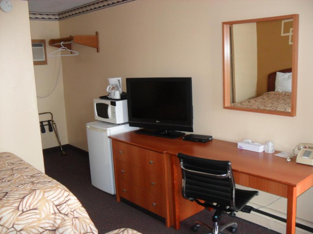 Forest Plaza Motel Mount Forest Ngoại thất bức ảnh